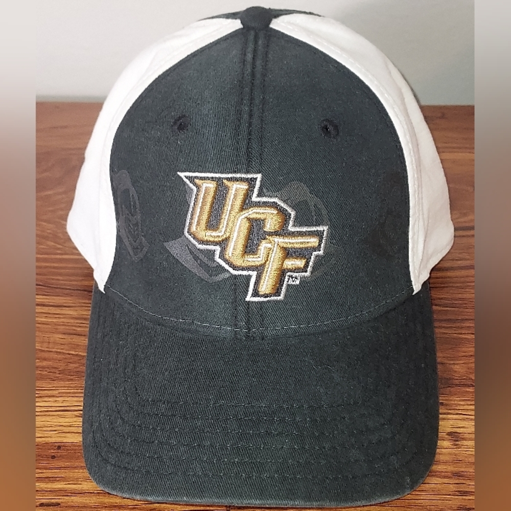 UCF KNIGHTS BLACK HAT NCAA ADJUSTABLE ONE SIZE CENTRAL FLORIDA